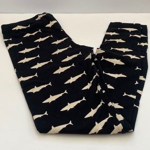Forever 21 Shark print cotton leggings. Size S.